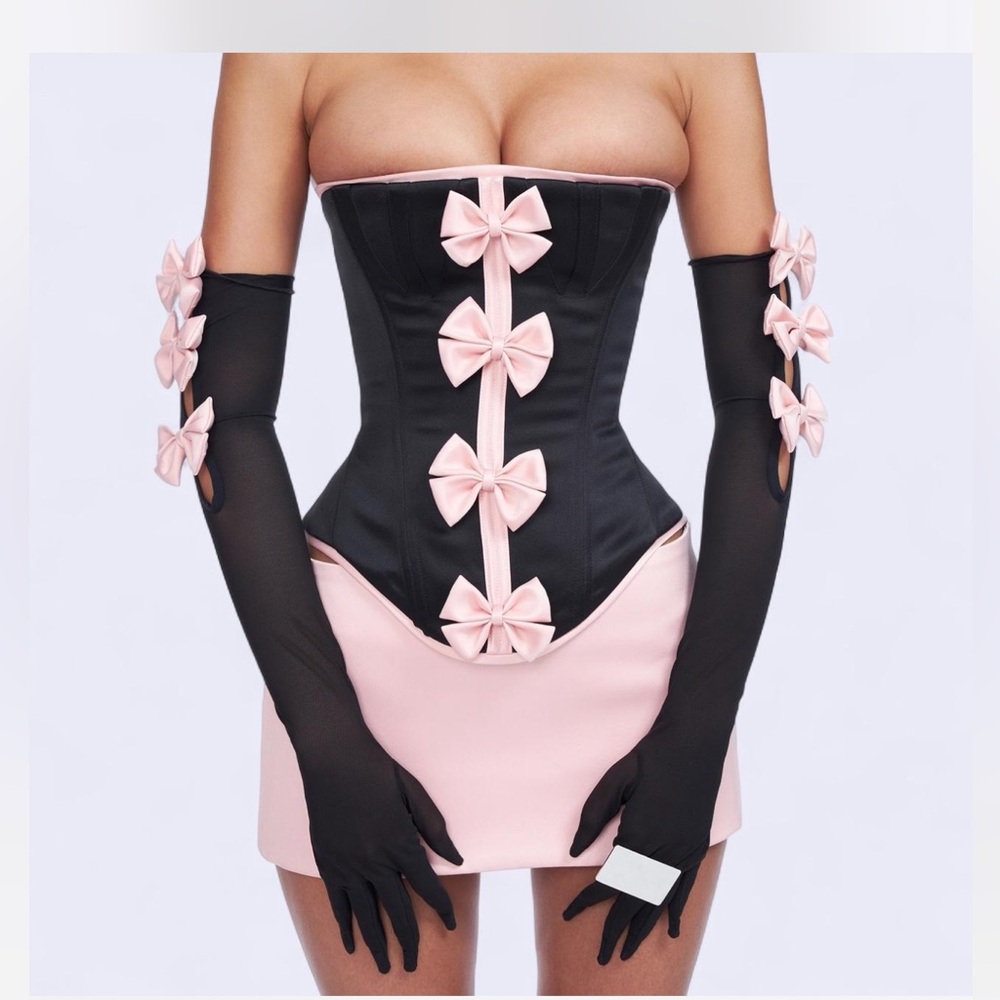 Black Corset Top with Pink Bows Co Ord set - Picture 3 of 5